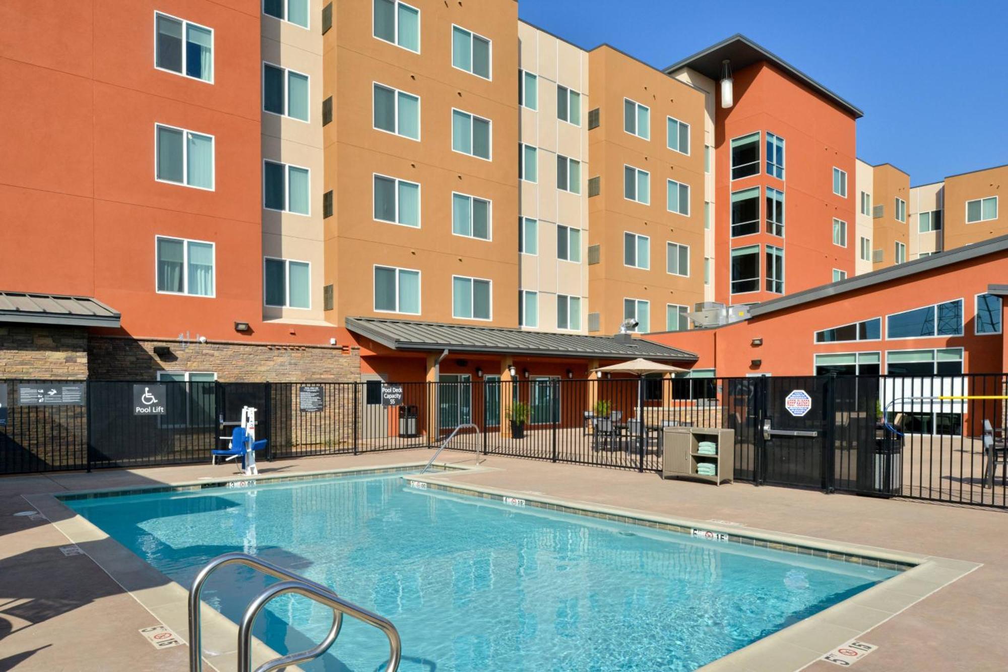 Residence Inn By Marriott Bakersfield West Exterior photo